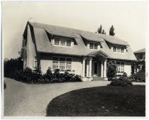 Dorothy and Wilmer Gross House by William Higgins