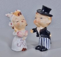 Fancy dressed figurines salt & pepper shakers