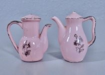 Pink coffeepots salt & pepper shakers