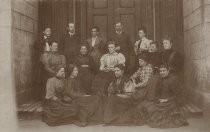 Group Portrait of 15 people, likely de Forest family