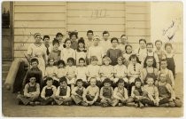 Pioneer Primary School group portrait