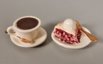 Pie and coffee salt & pepper shakers