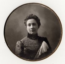 Portrait of unidentified woman