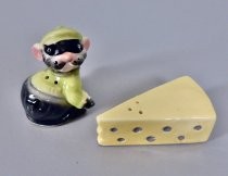 Mouse and cheese salt & pepper shakers