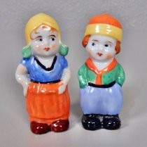 Figurines salt & pepper shakers