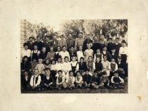Pioneer Elementary School group portrait