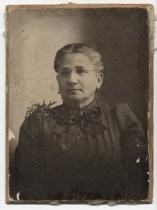 Encarnacion Caseres de Escobar as an older woman