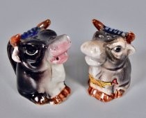 Cattle salt & pepper shakers