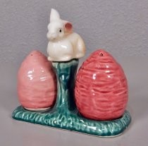 Rabbit with carrots salt & pepper shakers