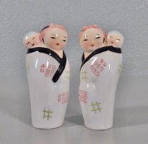 Japanese mothers with babies salt & pepper shakers