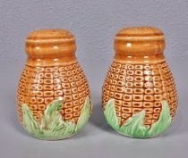 Harvest gold salt & pepper shakers