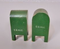 U.S. mailboxes salt & pepper shakers