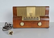 Emerson Model 615 radio