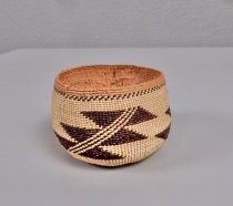 Pomo basket