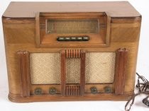 "Silvertone" Radio, made by Sears, Roebuck & Company