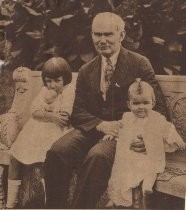 Lee de Forest and daughters Eleanor and Marilyn at Riverlure