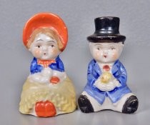 Figurines salt & pepper shakers