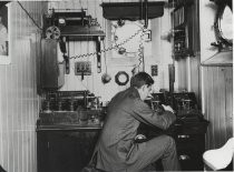 Shipboard Marconi wireless room, 1911