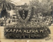 Kappa Alpha Pi float, Fiesta de las Rosas