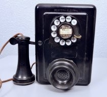 Wall telephone