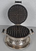 Universal round electric waffle iron