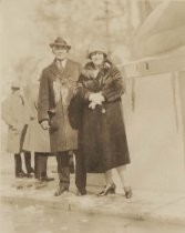 Lee and Mary Mayo de Forest on a street