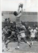 California Clippers Selimir Milosevic watching Chicago Spurs goalkeeper