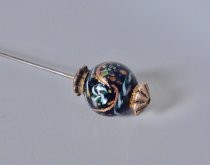 Hatpin with glass bead