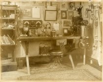 Well-outfitted amateur radio station, 1913