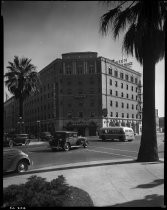 Hotel Sainte Claire viewed from the grounds of the Municipal Auditorium