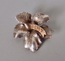 World War I sweetheart pin