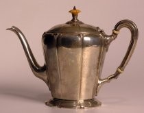 Lotus pattern teapot