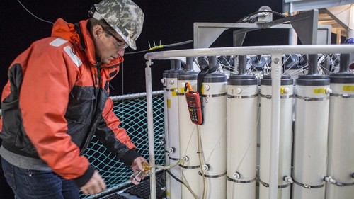 Dave Sampling Dissolved Oxygen