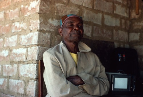 Bemba storyteller at Fele's village, Malole