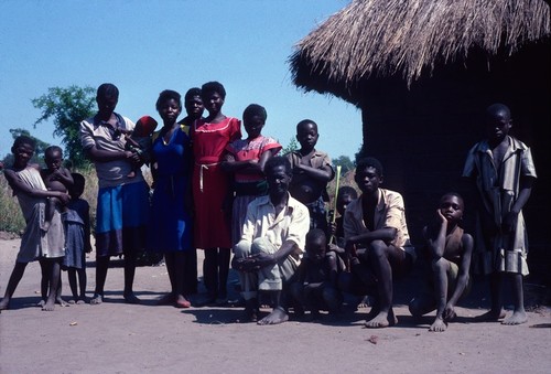 Storyteller and family, Kaputa