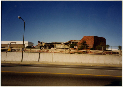 Damage at the Northridge Shopping Mall