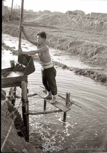 Farm irrigation in countryside new Tientsin, spring 1946