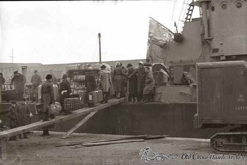 Repatriates boarding at Taku for evacuation, Tientsin, March 1946