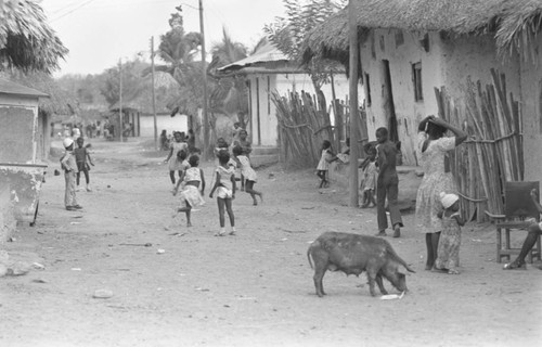 Children playing outdoors, San Basilio de Palenque, 1977