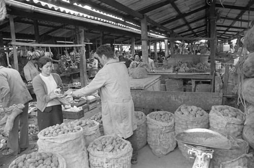 A day at a market, Tunjuelito, Colombia, 1977