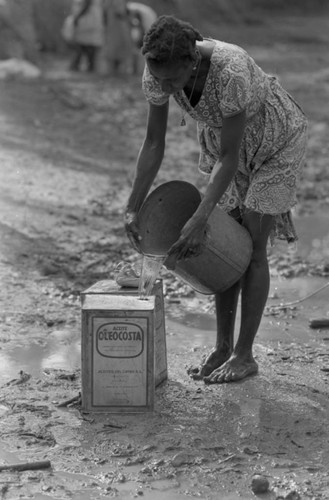 Women gathering water, San Basilio de Palenque, Colombia, 1977