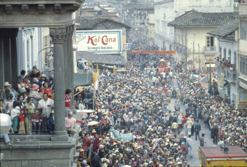 Large crowd at the Blacks and Whites Carnival, Nariño, Colombia, 1979