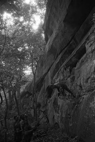 Claflin demonstrates rappelling, Liberal, 1982