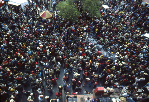 Large crowd at the Blacks and Whites Carnival, Nariño, Colombia, 1979