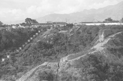 Soil erosion and a precarious settlement, Bucaramanga, Colombia, 1975