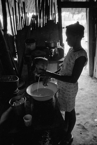 Woman preparing food, San Basilio de Palenque, 1976