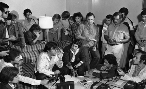 Manuel Espinosa Enriquez speaking to press, San Jose, 1980