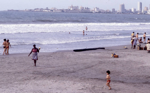 Women selling fruits on the beach, Cartegena, 1976