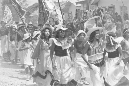 Dancers walking to the Carnival, Barranquilla, Colombia, 1977