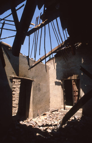 Ruins of a building, San Lorenzo, Ahuachapán, El Salvador, 1981